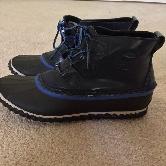 Sorel Out ‘N About Blue and Black Rain Boots - Picture 6 of 8